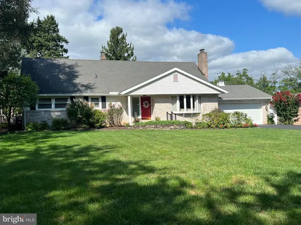 3002 Elm Rd, Reading, PA 19605
