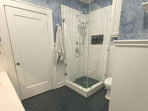 5th image of 2732 Willing Ave