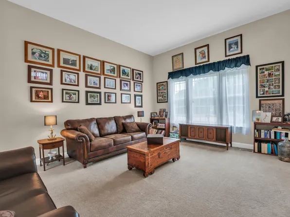 220 Highland WAY, Lake Geneva, WI 53147