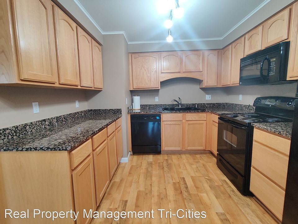 1st image of 3121 W Hood Ave APT A104