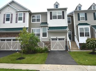 3 Bauer Ln, Cranbury, NJ 08512