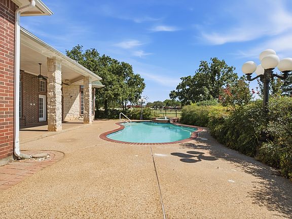 2nd image of 9439 Saint Johns Ct