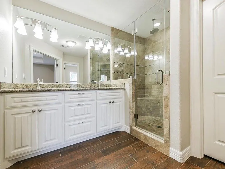 115 Silverbell Cir — Photo 4