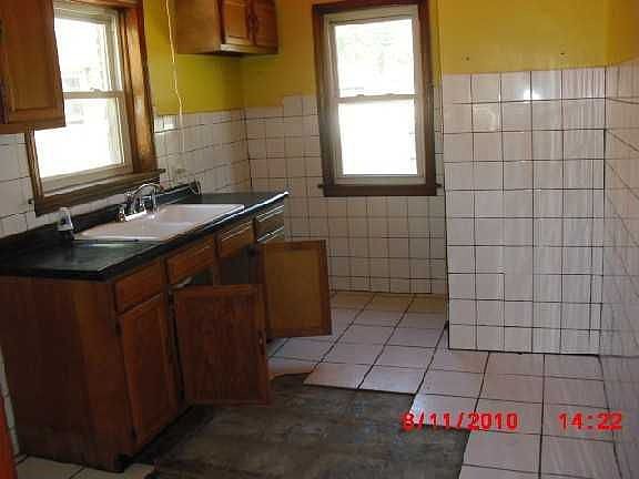 5th image of 12319 S Throop St