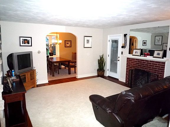 4th image of 118 W Reamer Ave