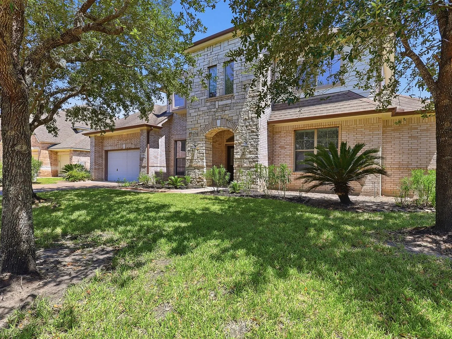 5 bed, 4.5 bath, 4220 sqft, $5,500 — Photo 4