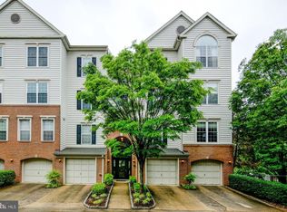 4689 Longstreet Ln APT 203, Alexandria, VA 22311