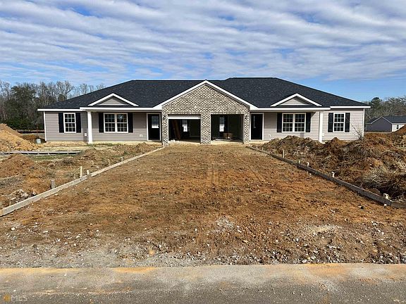 3rd image of 111 Callaway Cres Lot 6