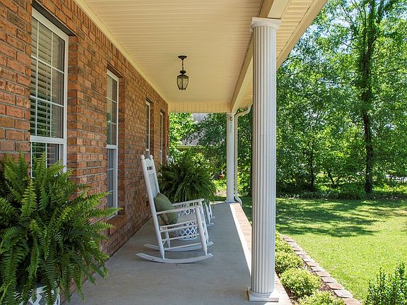 3rd image of 396 Plantation Dr