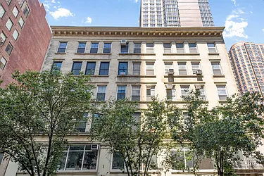 107 West 25th Street in Chelsea