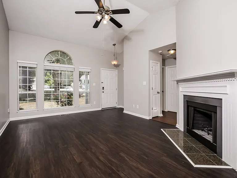 504 Heathwick Dr — Photo 3