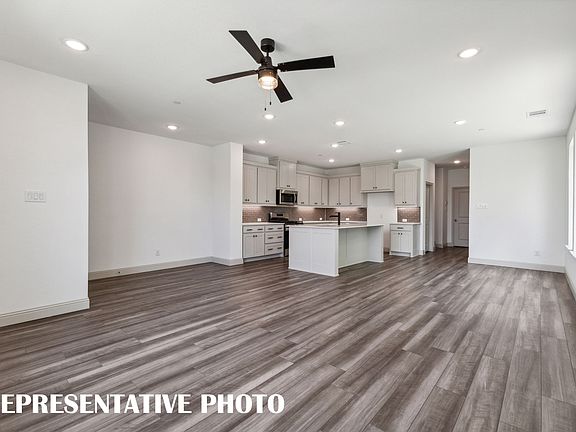 5th image of 1009 Splitrock Dr