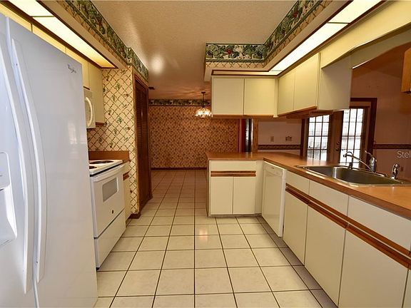 5th image of 1155 Giovanni St