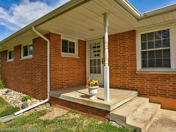 5th image of 5992 Dubois Rd