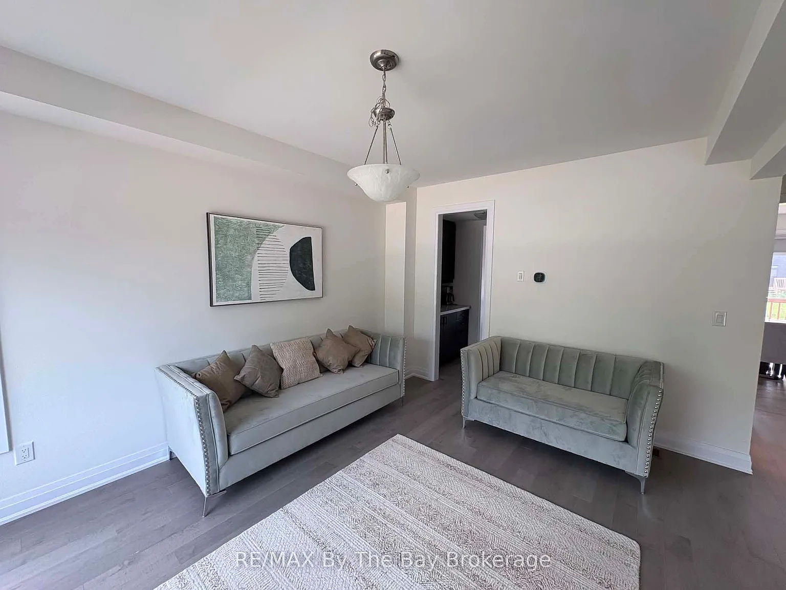 4 bed, $2,700 — Photo 4
