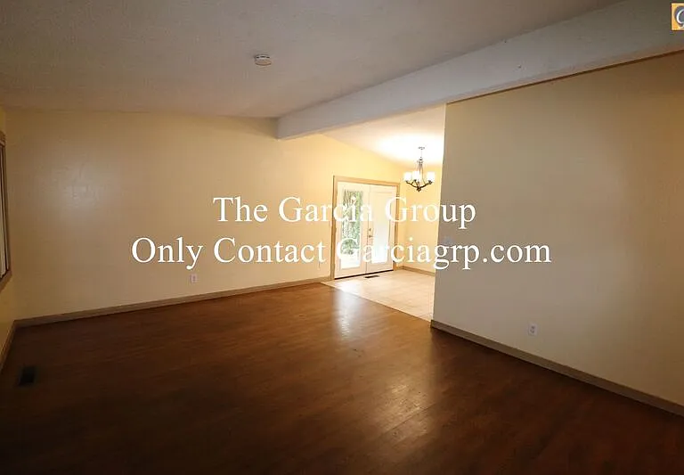 1534 NE 114th Ave — Photo 13