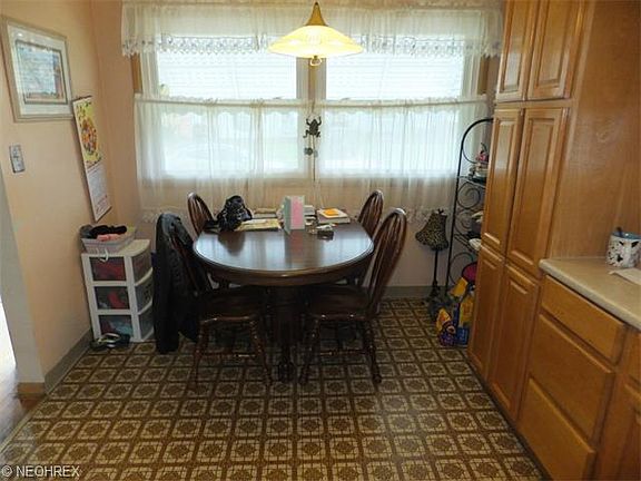 5th image of 1704 Wexford Ave