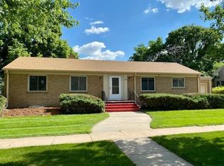 808 W 24th St, Kearney, NE 68845