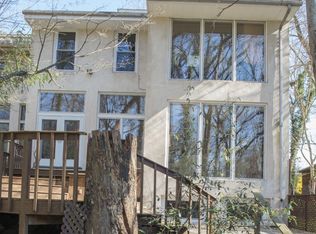 703 Cornelia Pl, Philadelphia, PA 19118