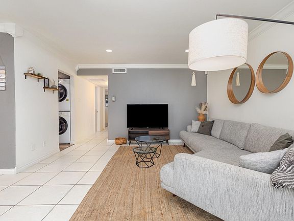 4th image of 5051 Les Chateaux Dr APT 138