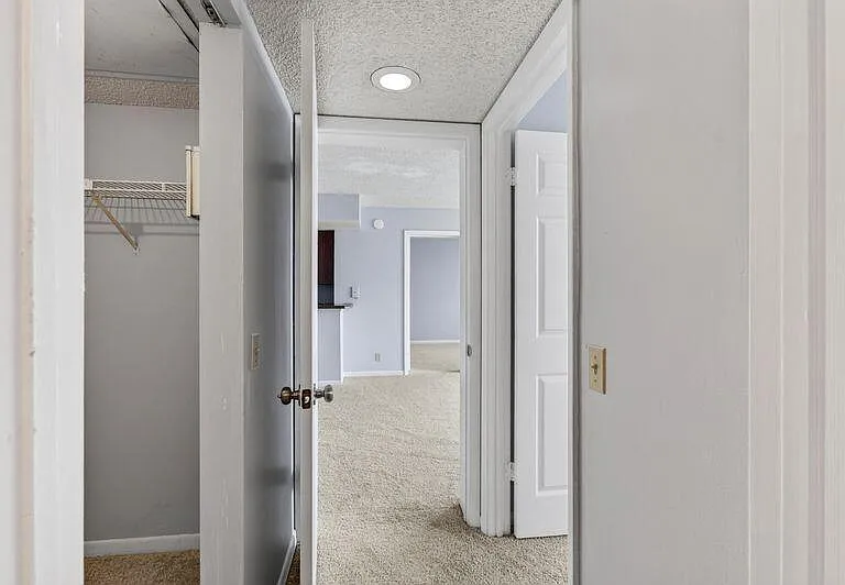 724 Executive Center Dr #31 — Photo 11