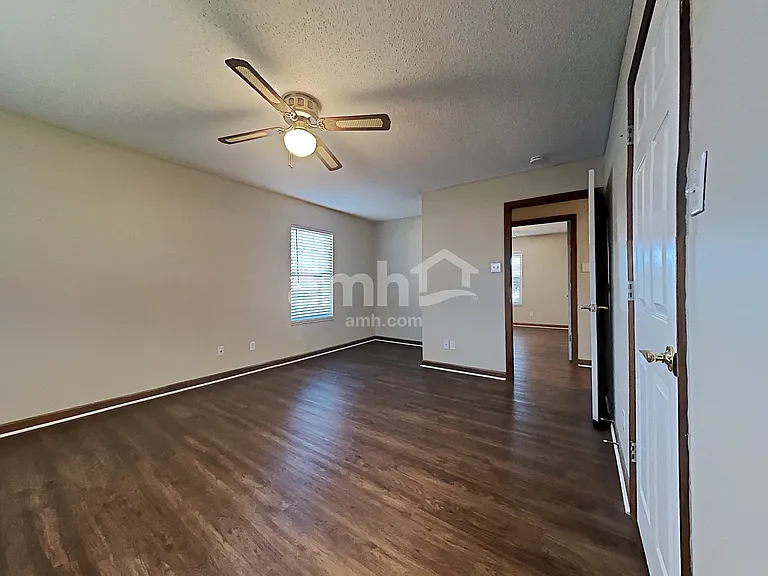 2303 Sir Edward Ln — Photo 13