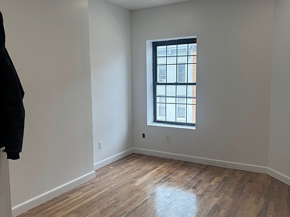 2nd image of 275 Smith St Floor 3