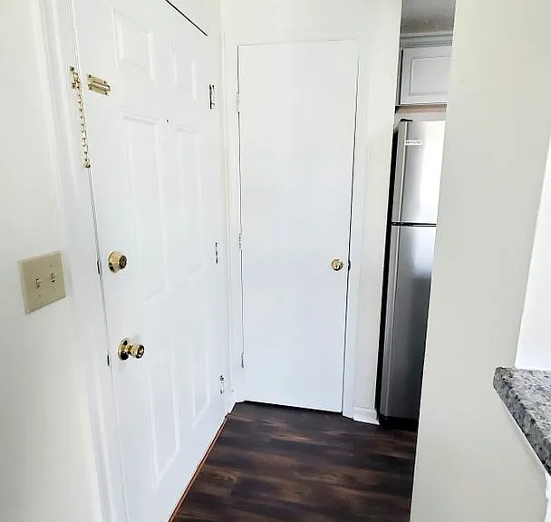 1610 Arlyn Cir #M — Photo 3