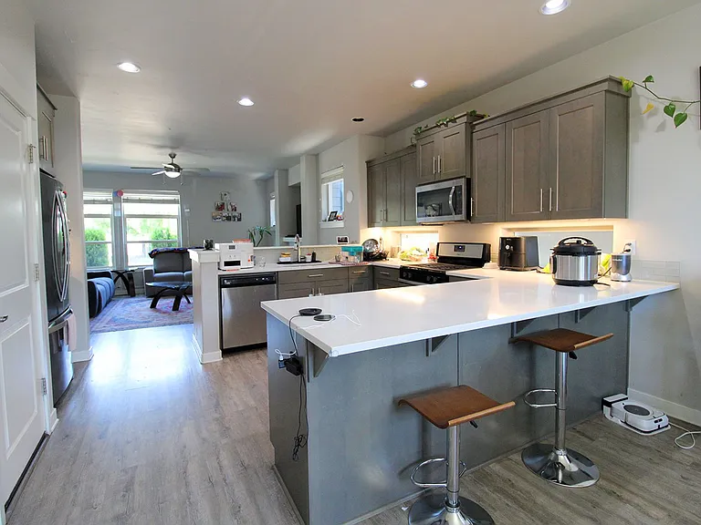 5220 SE Thornapple St — Photo 7
