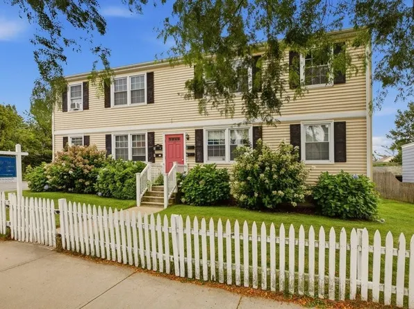 45 Hammond St APT 3, Newport, RI 02840
