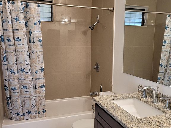 2nd image of 3571 Lemona Ave