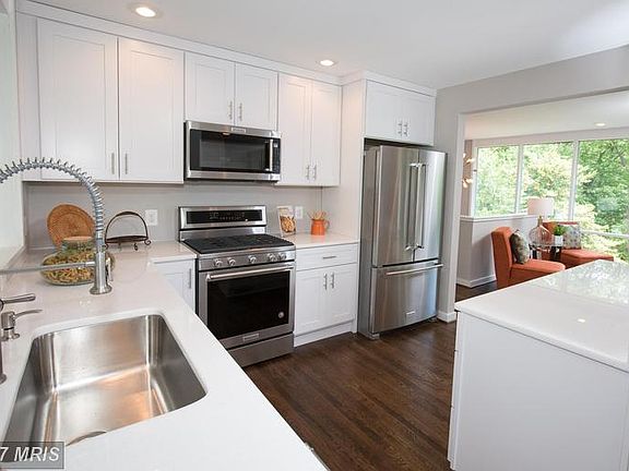 5th image of 2110 Popkins Ln