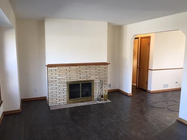 2nd image of 1883 Aglen St