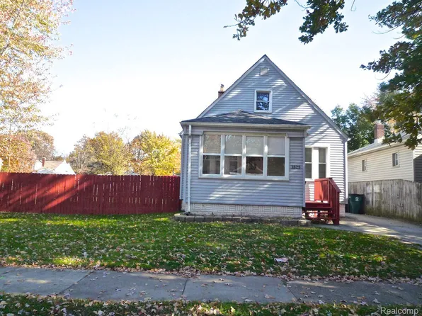 1525 Hoffman Ave, Royal Oak, MI 48067
