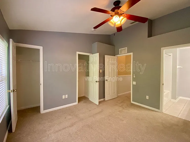 720 Shropshire Loop — Photo 8