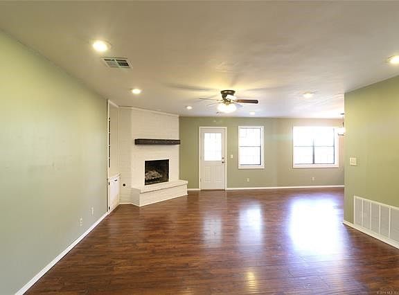 Living Room from Hall to Bedrooms