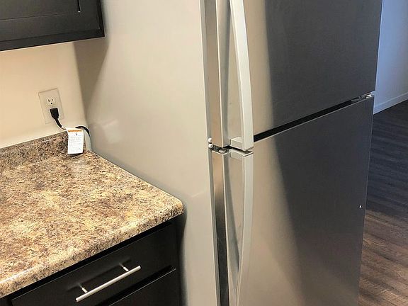 4th image of 804 24th Ave S #8301088