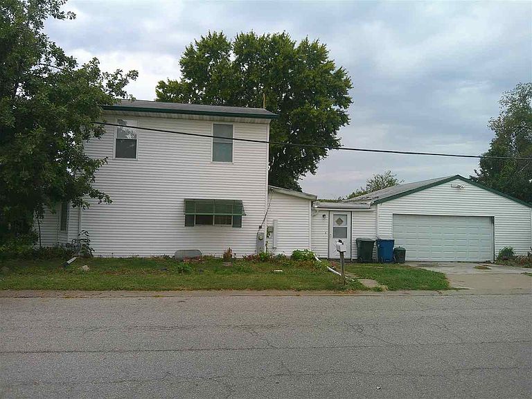 Listing photo 2