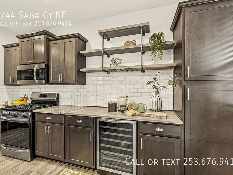 2744 Saga Ct NE — Photo 15
