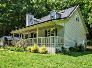 320 Mountain Crest Rd, Swannanoa, NC 28778