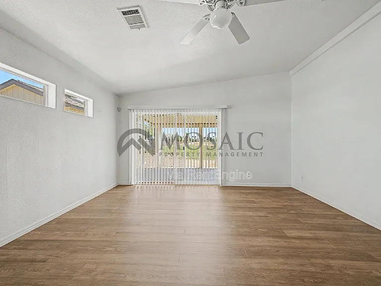 1625 S 74th St — Photo 15