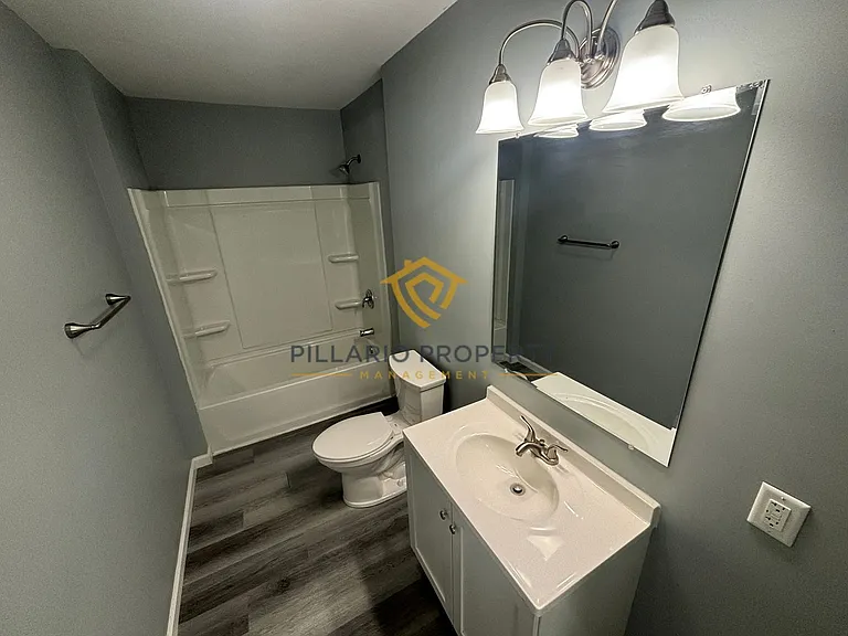 123 W North G St — Photo 3