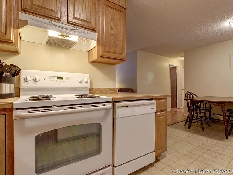 2302 W Tudor Rd — Photo 8