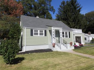 124 Pershing St, Bloomfield, CT 06002