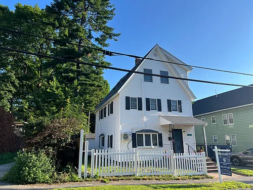 11 Amherst St Photo 1