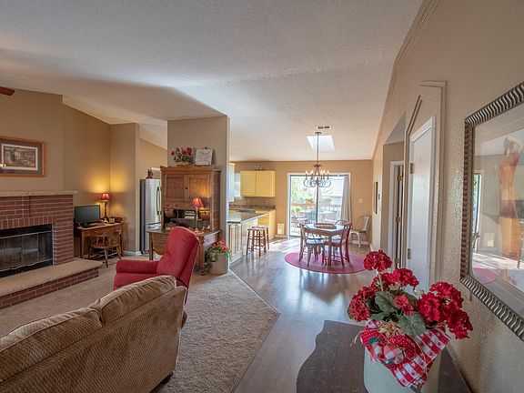 4th image of 5208 Foothills Dr