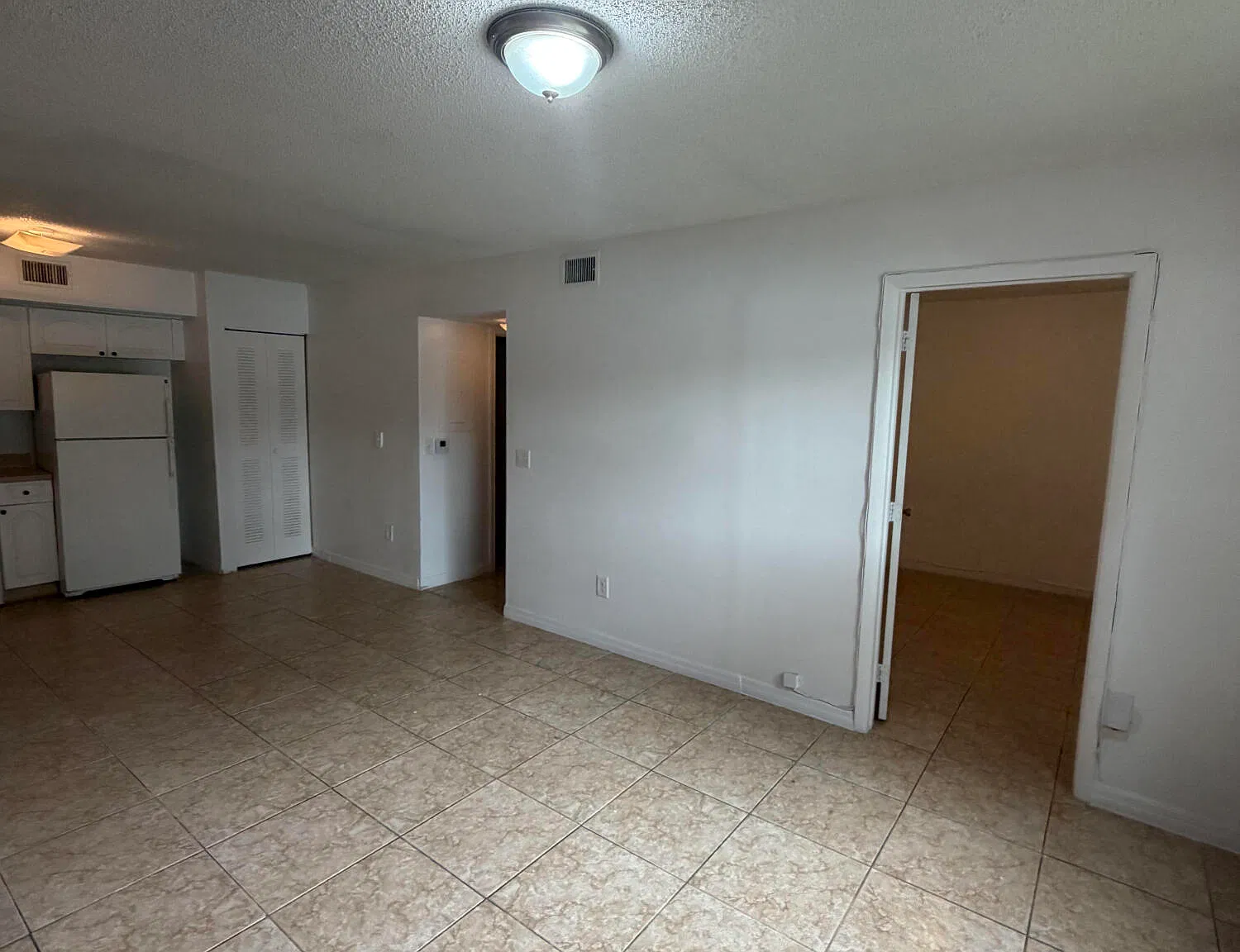 2 bed, 1.0 bath, 749 sqft, $1,850 — Photo 3