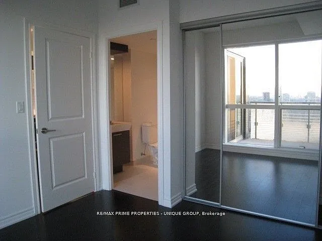 386 Yonge St #4101 — Photo 8