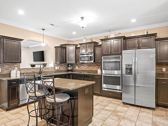 3rd image of 2917 McManus Cir