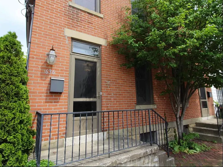 636 S Pearl St — Photo 2